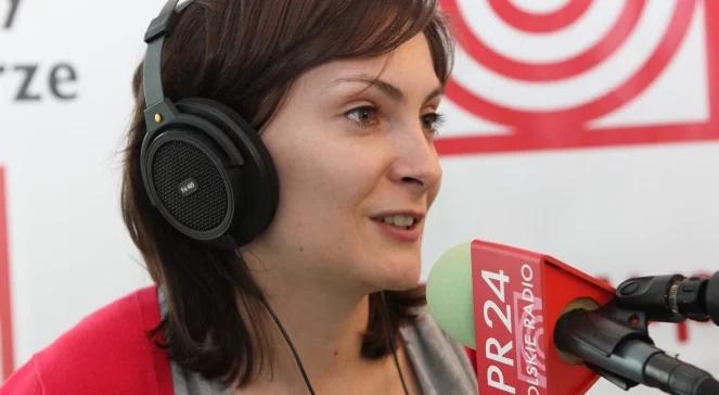 Dzieci korzystają z telefonu zaufania