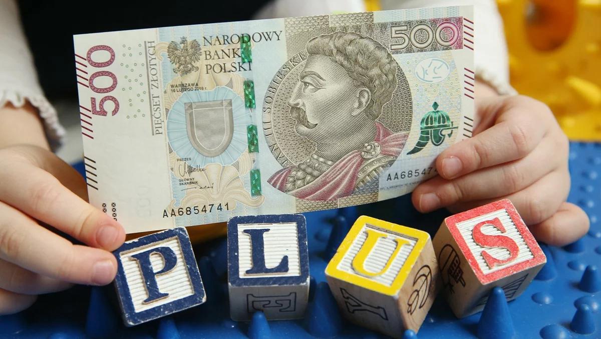 Jednym zabrać 800 plus, drugim dać 1000 plus? Nowy plan PSL