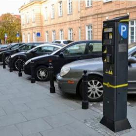 Wzrastają opłaty za parkowanie w Warszawie. Sprawdź, co się zmieni