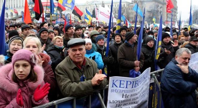 Kruchy rozejm na Ukrainie. Prawy Sektor i Majdan wzywają do mobilizacji