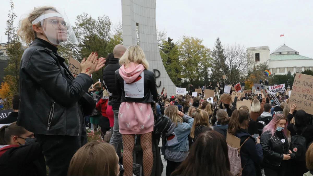 "Delegitymizacja PiS jako partii politycznej ma bardzo długą historię". Paweł Badzio o protestach