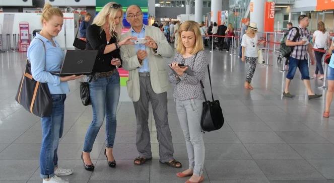 Lotnisko Chopina: można już korzystać z darmowego internetu. Bez limitu