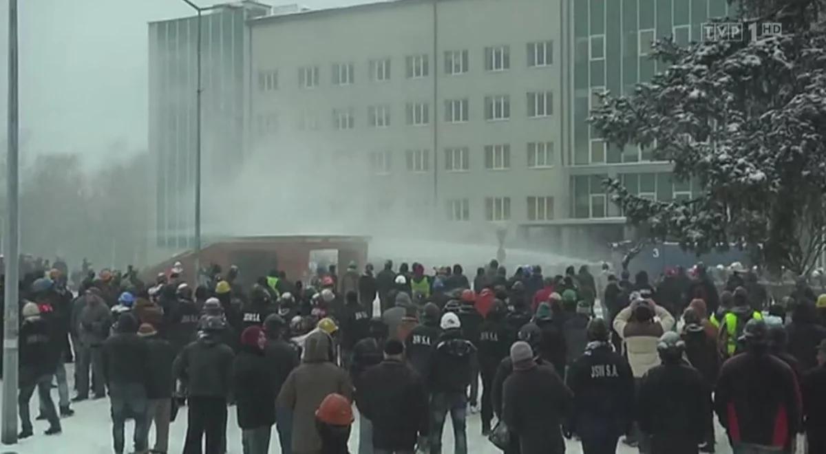 Strajk przed Jastrzębską Spółką Węglową. Policja przekroczyła uprawnienia?