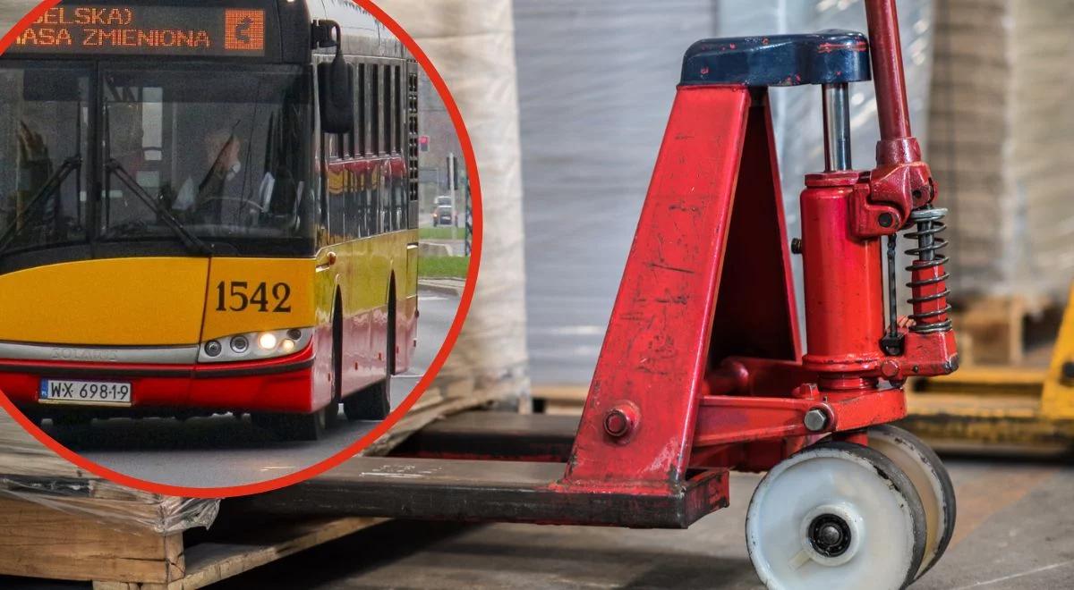 Warszawa: chciał przewieźć autobusem wózek do przewozu palet. Interweniowali strażnicy miejscy