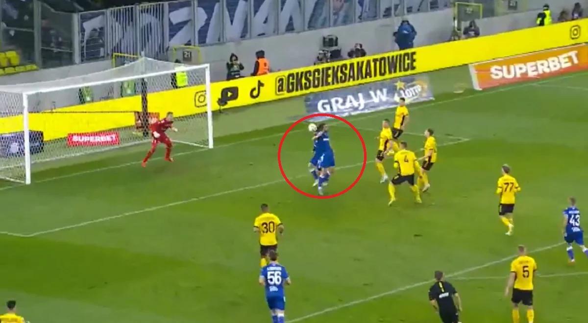 Kuriozalny gol ratuje Lecha! "Kolejorz" nadal liderem Ekstraklasy