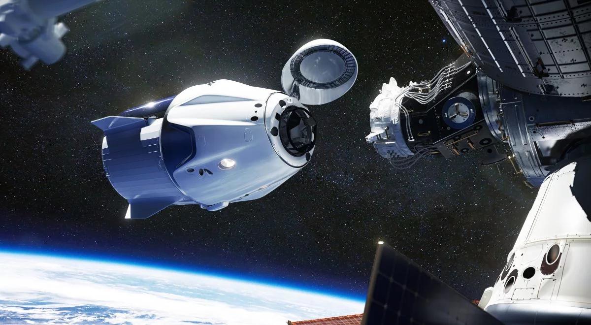 Astronauci utknęli na ISS. Uratuje ich kapsuła SpaceX Crew Dragon  