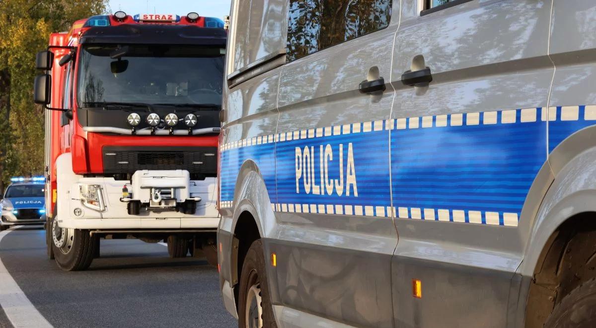 Samochód zderzył się z rządową kolumną pojazdów. Ranni dwaj policjanci trafili do szpitala 