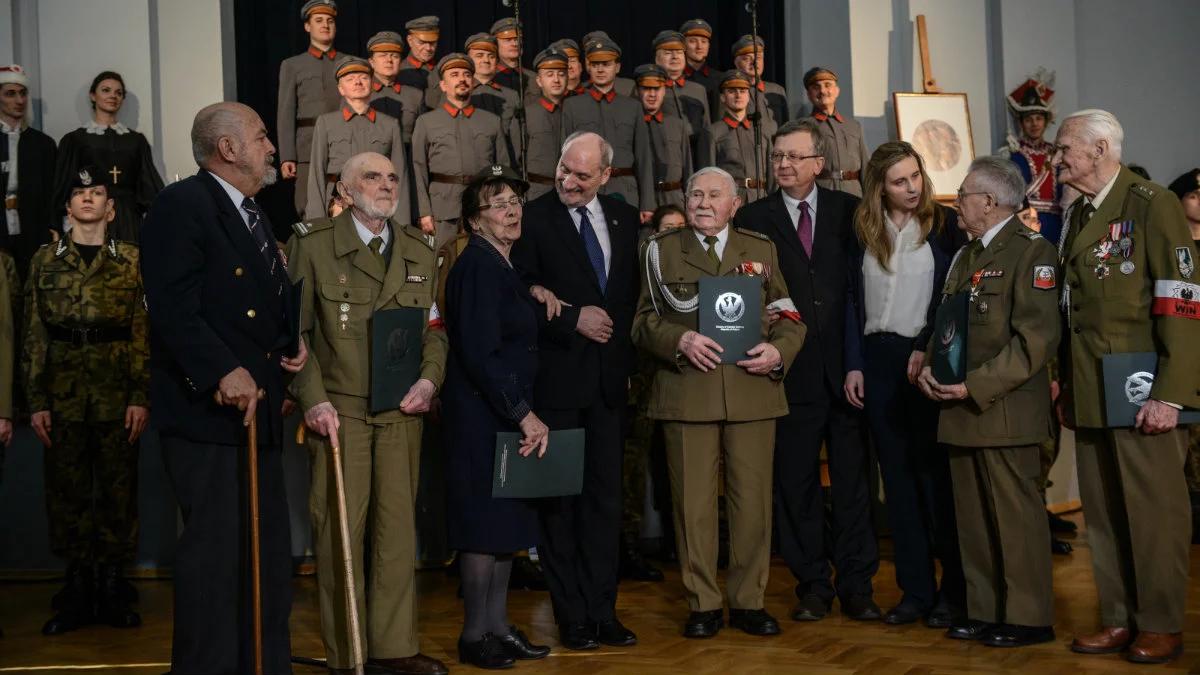 Szef MON: prawda o historii długo ukrywana. Weterani uhonorowani
