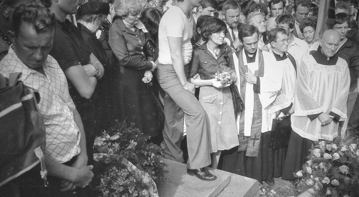 "Poetka prawdy, odwagi i wolności". Twórczość Barbary Sadowskiej, matki Grzegorza Przemyka