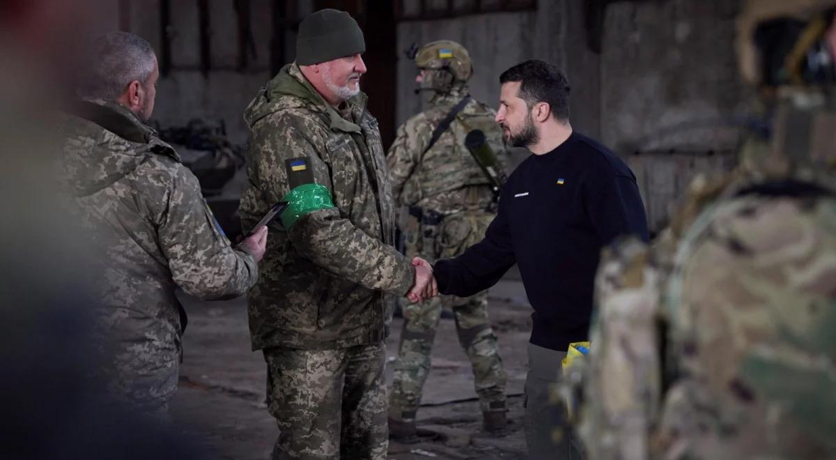 Kiedy Ukraina ruszy do kontrnatarcia? Zełenski: czekamy na zachodnie uzbrojenie