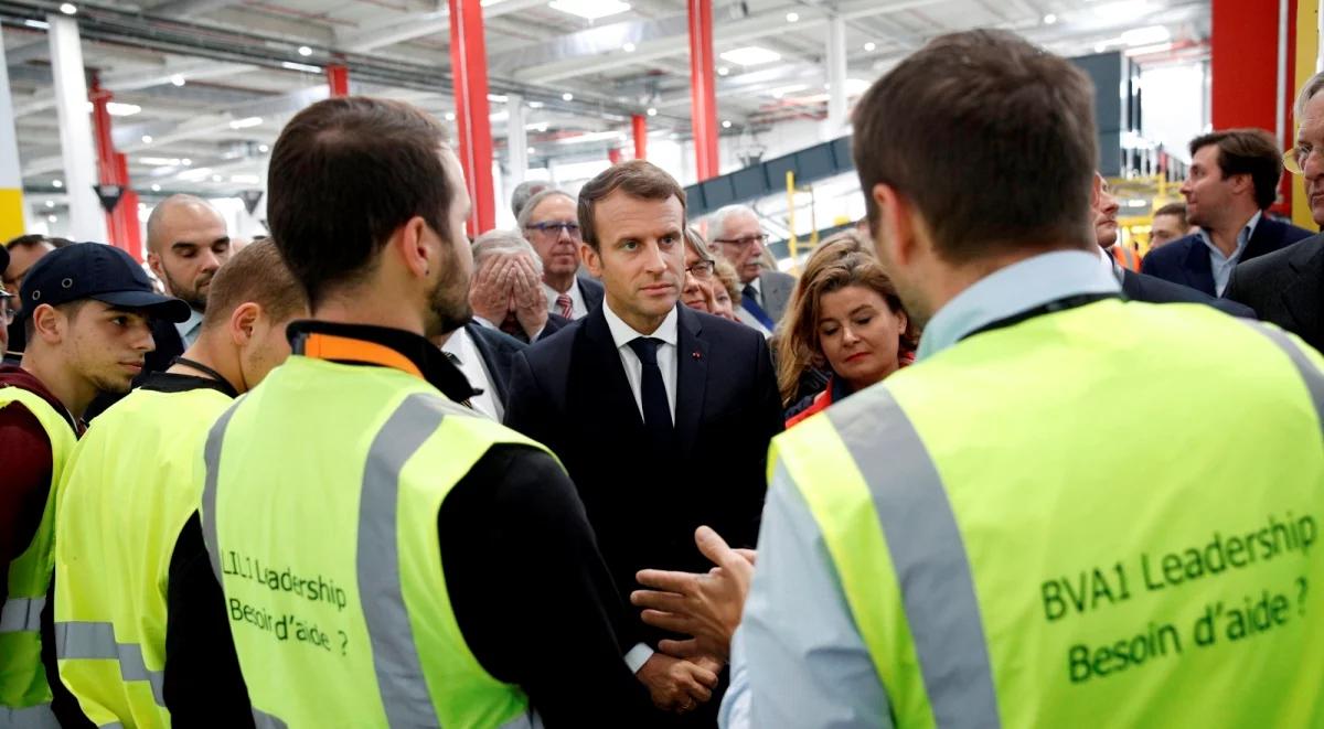 Wulgarne słowa Macrona o bezrobotnych odbijają się szerokim echem we Francji