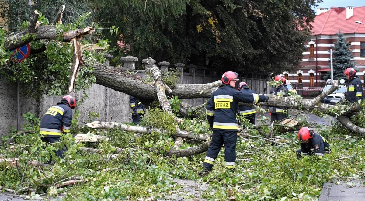 Silne opady w całym kraju. Prawie 3700 interwencji straży pożarnej, 9 osób rannych