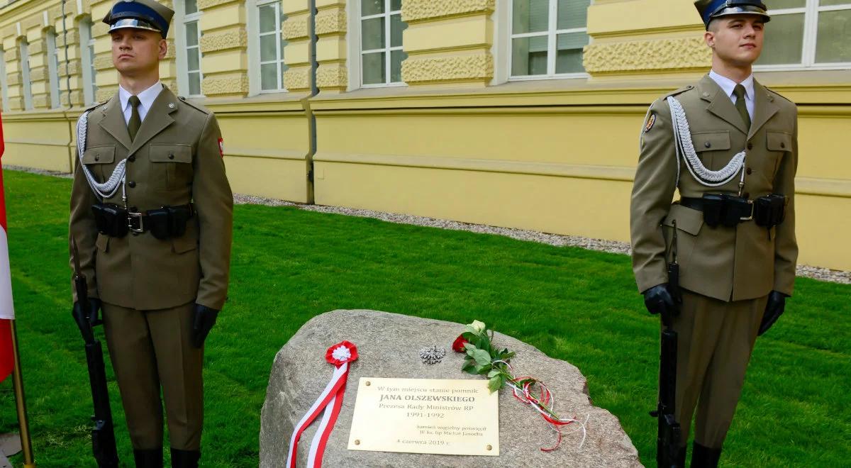 Odsłonięto kamień węgielny pod budowę pomnika Jana Olszewskiego