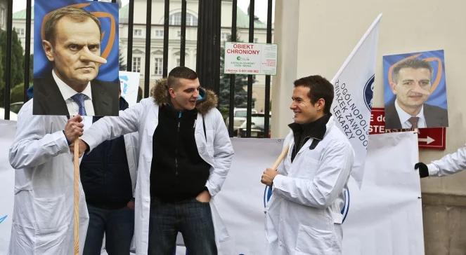 Pikieta lekarzy przed ministerstwem zdrowia