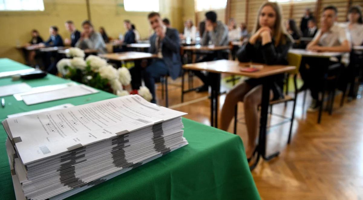 Drugi dzień egzaminów gimnazjalnych. MEN: przebiegły bez zakłóceń