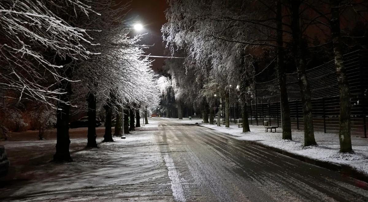 W nocy czekają nas śnieg i przymrozki. Synoptyk ostrzega kierowców