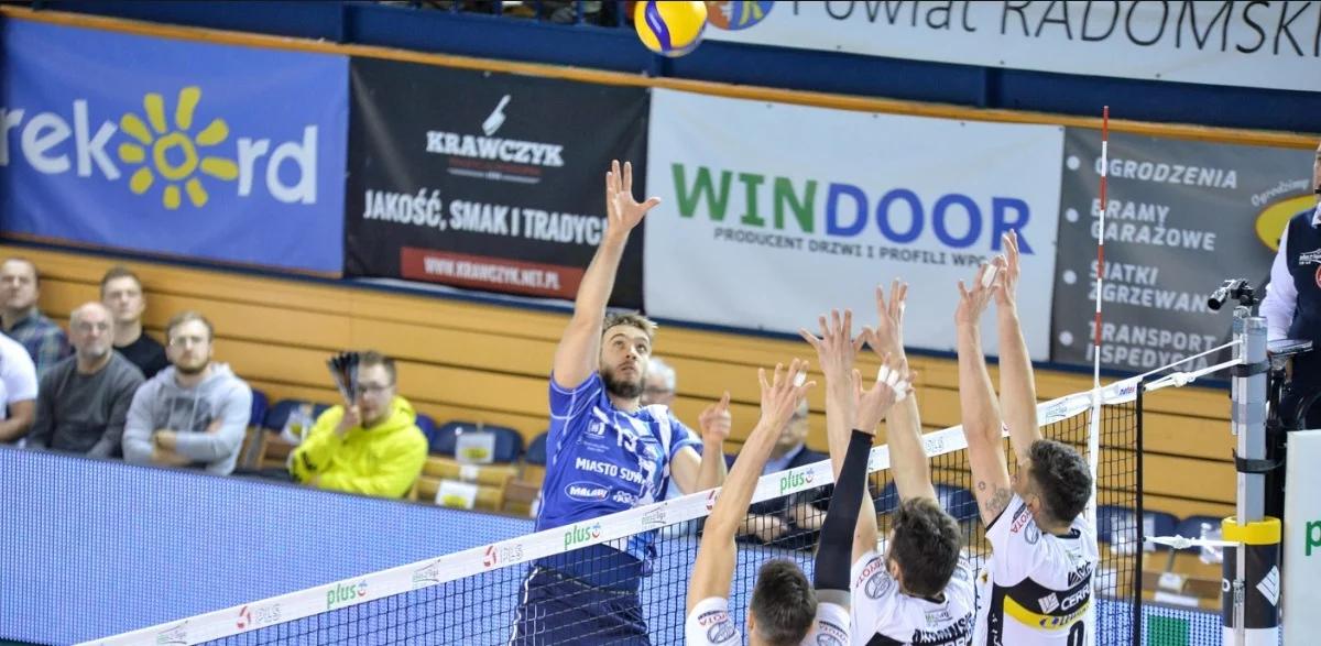 PlusLiga: kosmiczny mecz. Cerrad Czarni Radom i Ślepsk Suwałki dali show w historycznym secie 