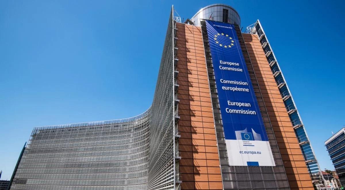 KPO zaakceptowany, ale trwa wojna o wypłatę środków. W co gra Komisja Europejska?