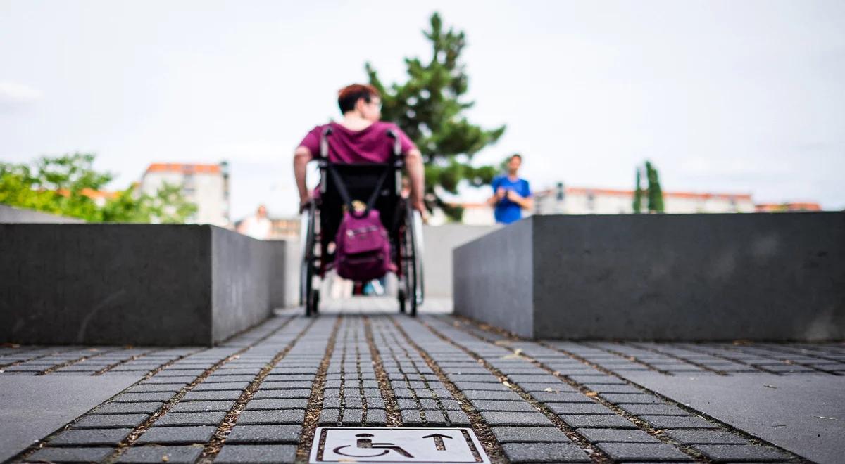 Stwardnienie rozsiane. "Chorzy powinni mieć refundowane leki"