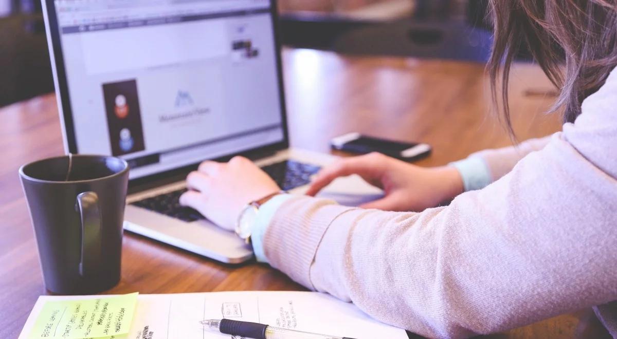 Koronawirus wywołał boom na rynku komputerów i laptopów. Działa ich na świecie już ponad półtora miliarda