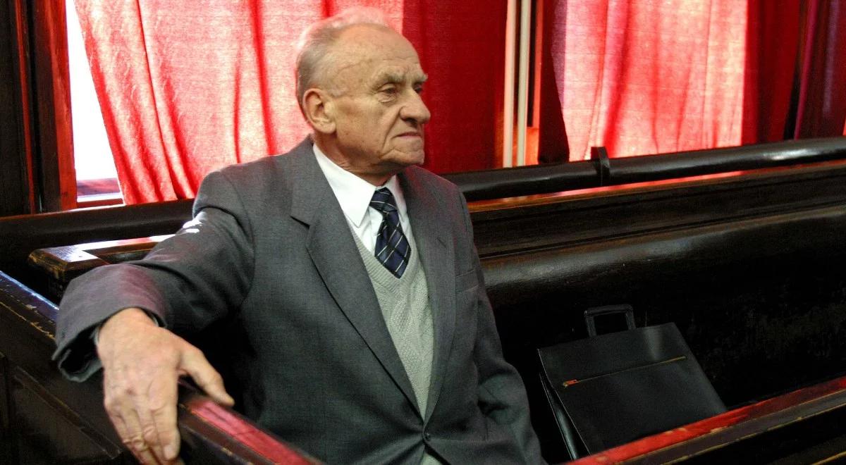 Były szef SB pochowany na Powązkach. "Należy to czytać w kategorii skandalu"
