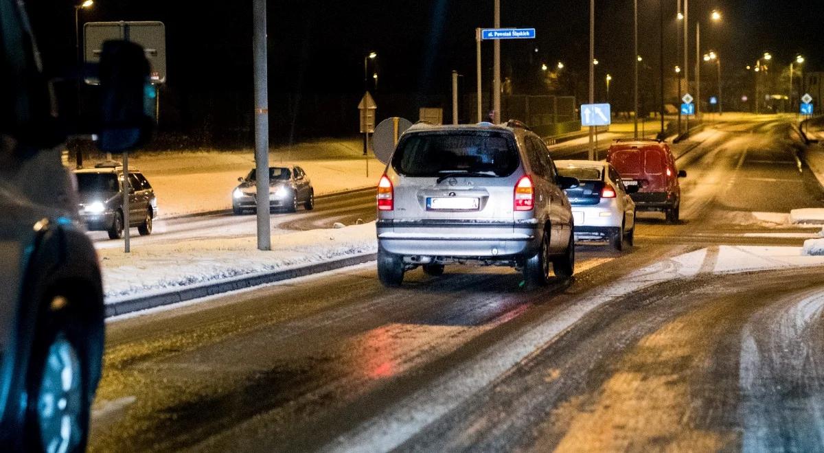 Uwaga kierowcy, będzie ślisko! Marznące opady w niemal całym kraju