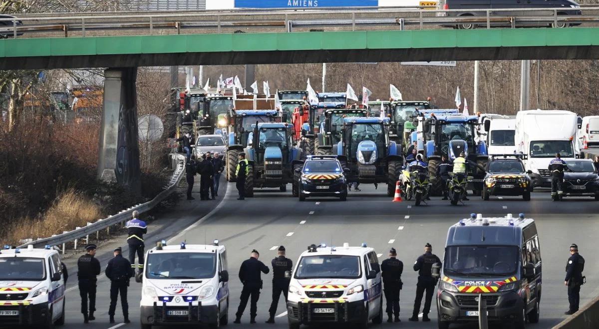  Francuscy rolnicy rozpoczęli "oblężenie Paryża". Zablokowali główne drogi prowadzące do stolicy