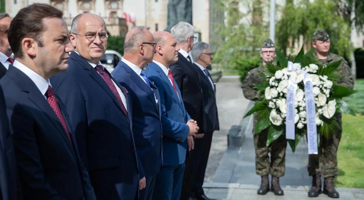 Szefowie MSZ krajów V4 i Bałkanów Zach. złożyli wieńce pod Pomnikiem Ofiar Czerwca 1956