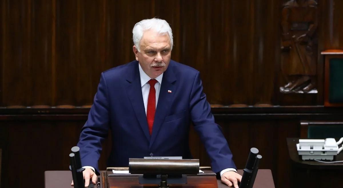 Wiceminister zdrowia zakażony koronawirusem. "Powstrzymuje się od wszelkich kontaktów"