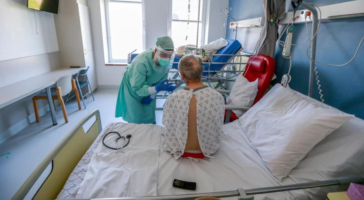 Koronawirus najgroźniejszy dla osób po 80. roku życia. Śmiertelność z powodu COVID-19 