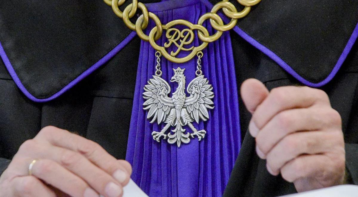 Proces ws. oblania kwasem odroczony. Prokurator podejrzewany o przyjęcie łapówki 