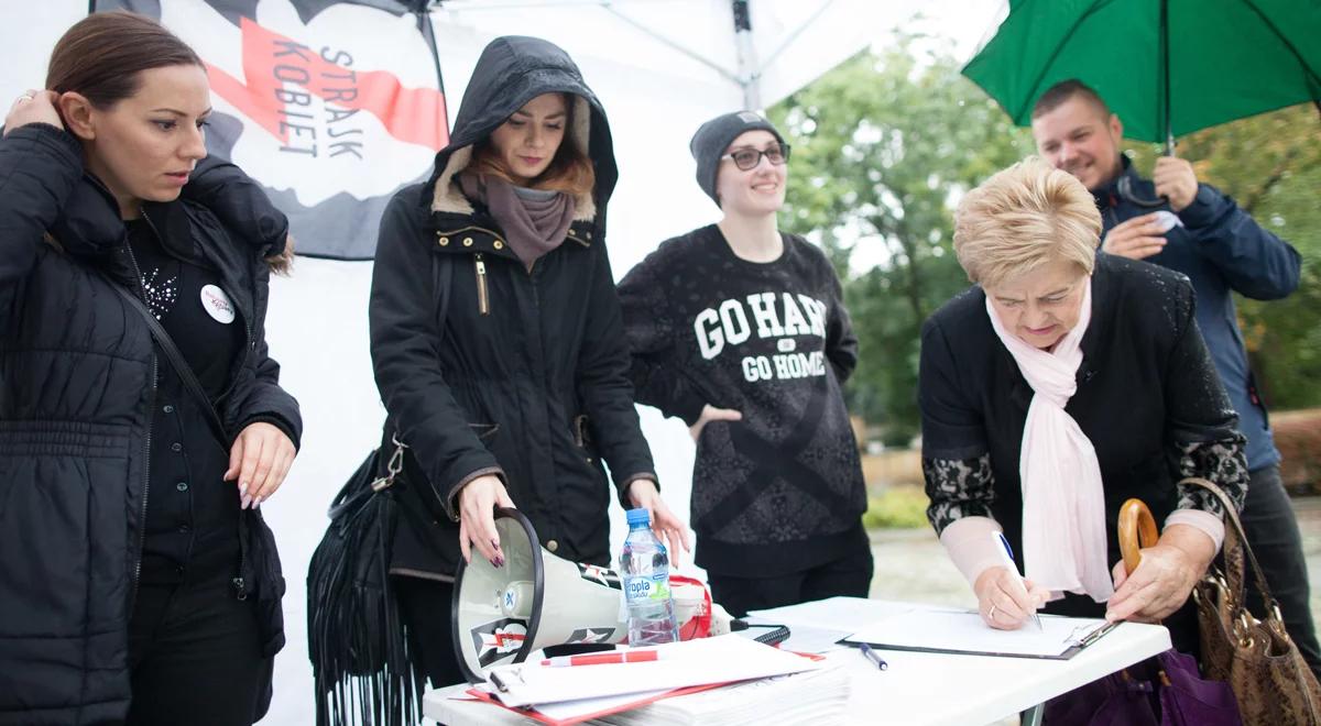 "Czarny Piątek". Protest kobiet ws. aborcji - komentarz