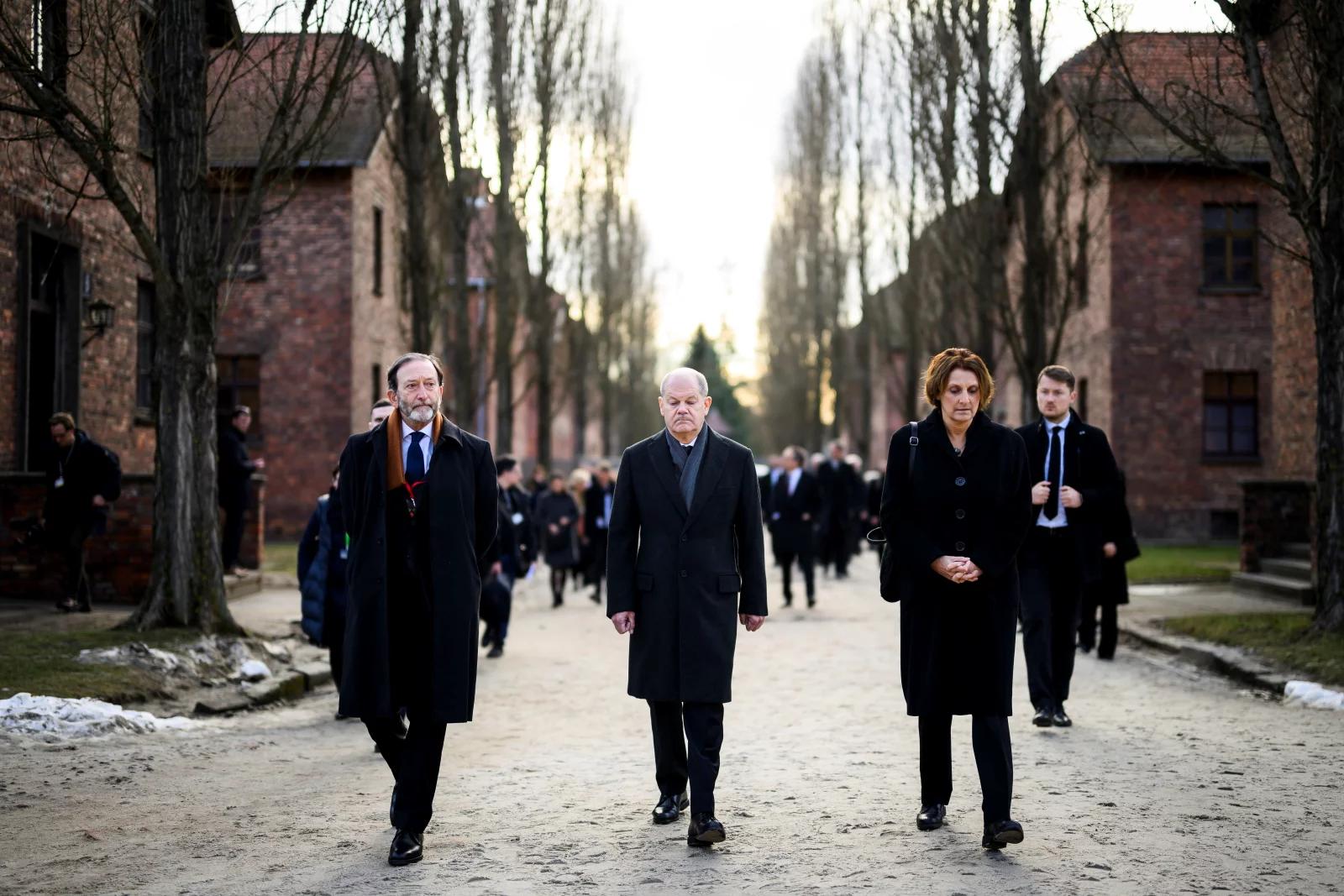 "Nie będziemy tolerować prób zapomnienia naszych win". Scholz o niemieckich zbrodniach