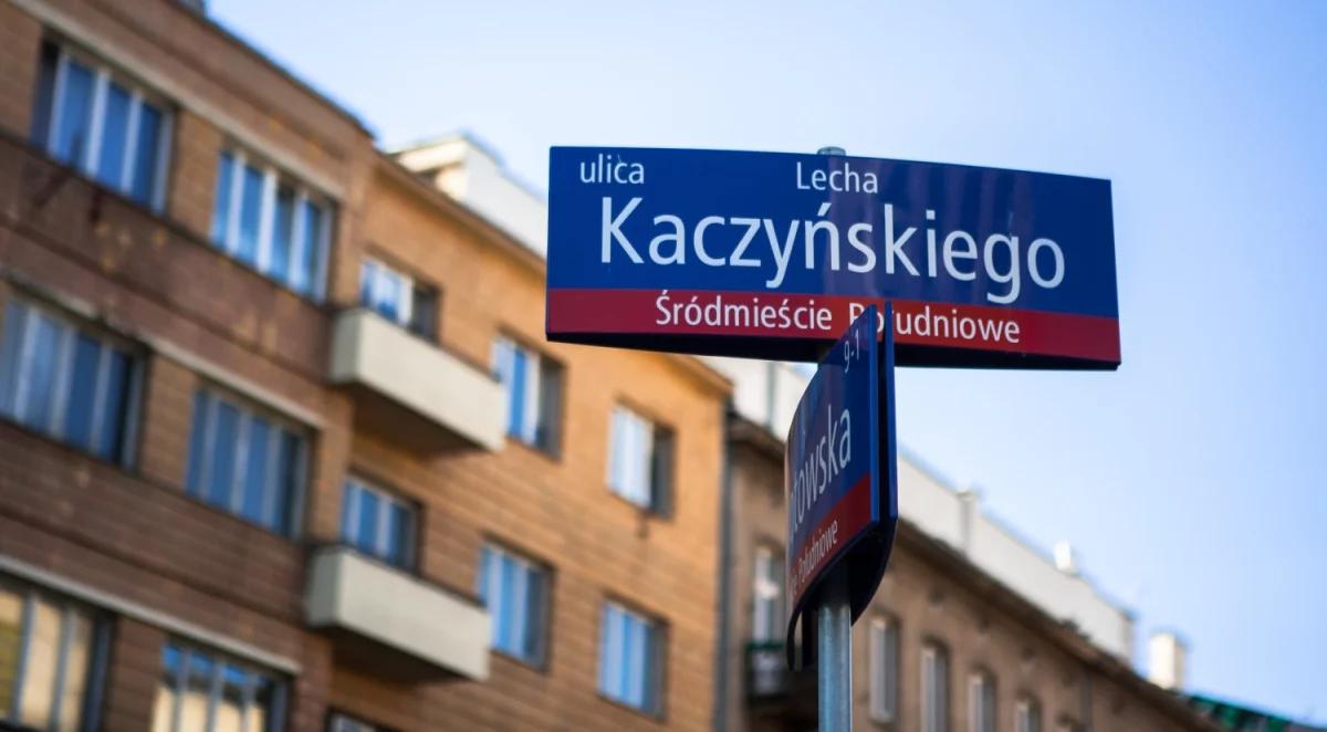 "Sprawdzamy wiarygodność Trzaskowskiego". Radni PiS chcą przywrócenia ul. Lecha Kaczyńskiego