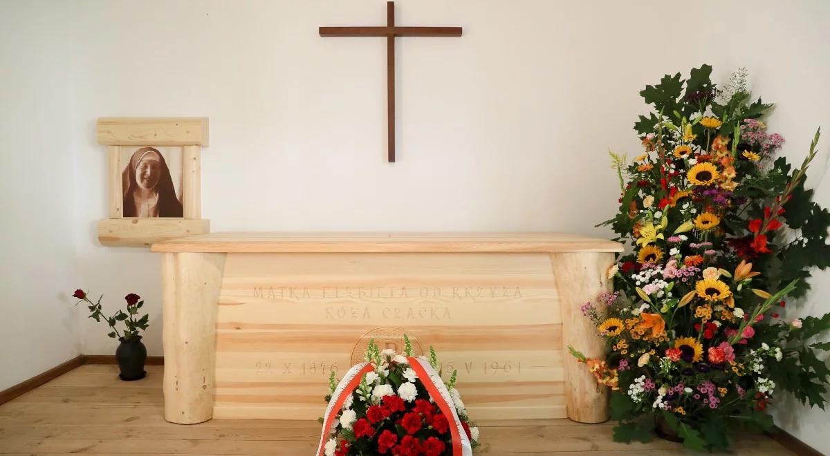 Beatyfikacja matki Czackiej. Wieniec od prezydenta złożony przed miejscem jej spoczynku