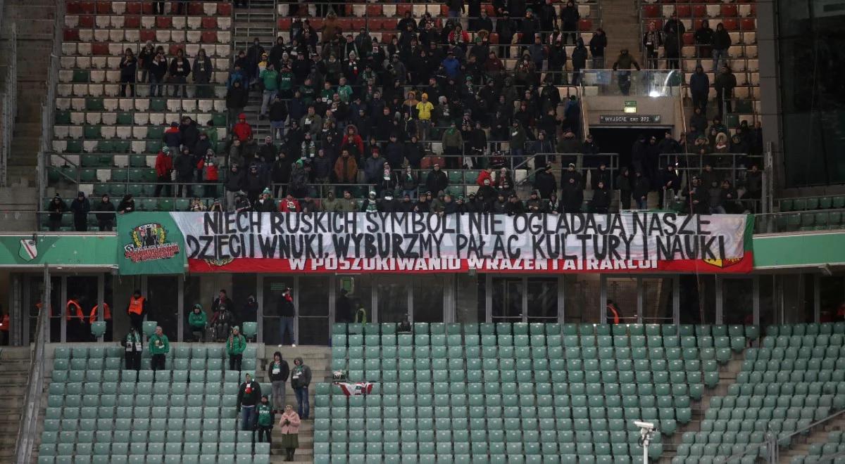 Chcą zburzyć Pałac Kultury i Nauki - "ruski symbol". Transparent podczas meczu Legia Warszawa - Śląsk Wrocław