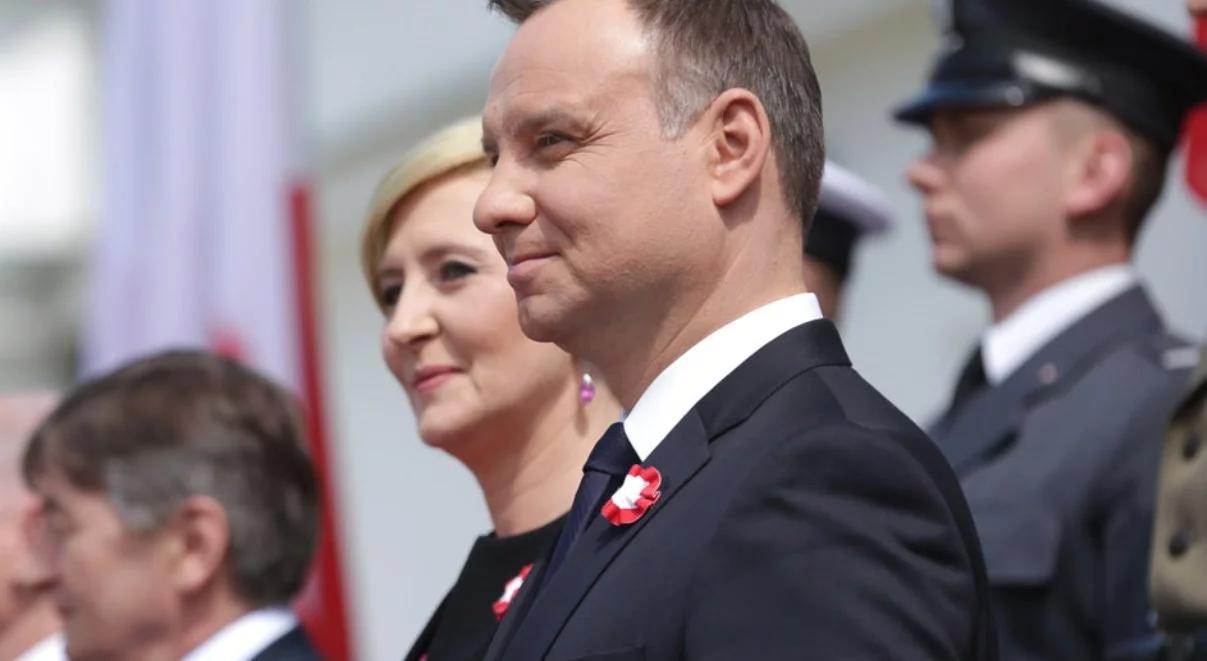 Prezydent: wobec biało-czerwonych barw wszyscy jesteśmy równi