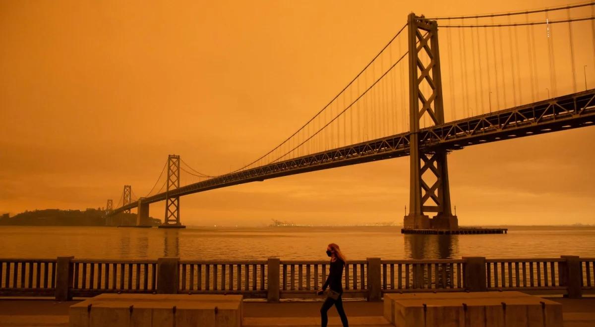 Pomarańczowe niebo nad San Francisco. Widok jak z filmu "Blade Runner 2049"