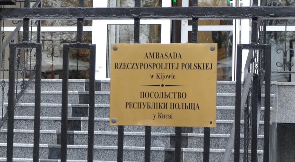Ukraina: pikiety przy polskiej ambasadzie i konsulatach