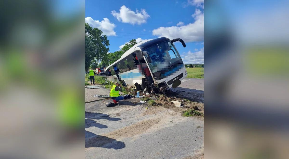 Lubelskie: 8 osób rannych w wypadku autokaru. Droga zablokowana 
