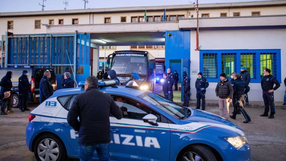Włochy chcą wypuścić 10 tysięcy więźniów. Nie mogą ich pomieścić