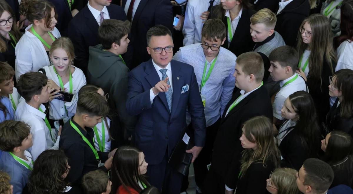 "Zmarnowany ogromny kapitał, zaniedbane struktury". Politolożka o Szymonie Hołowni