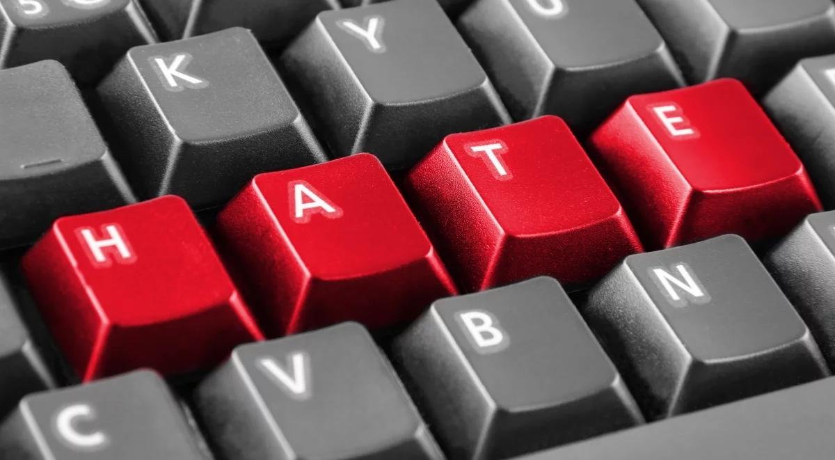Niemcy: Facebook krytykuje projekt ustawy o zwalczaniu mowy nienawiści