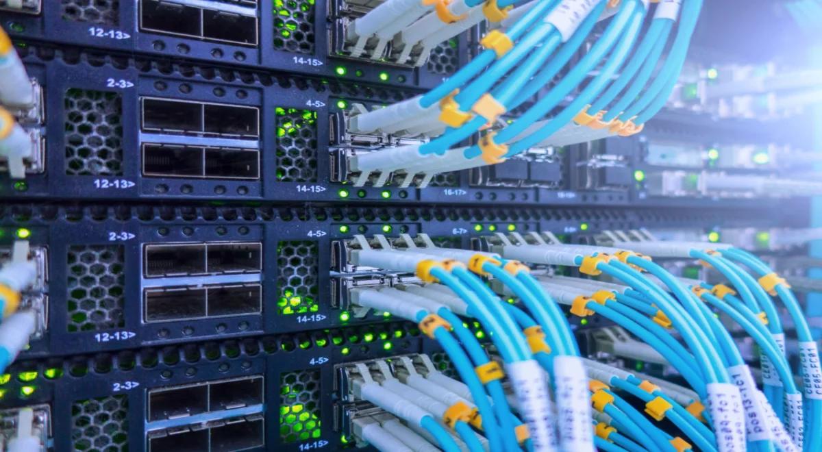 Likwidacja "białych plam" na mapie polskiego internetu. Ambitne plany do 2026 roku