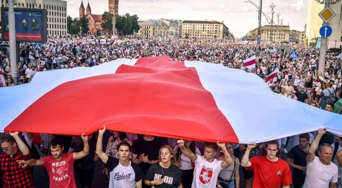 Wolność, radio i dyplomacja. Felieton Miłosza Manasterskiego