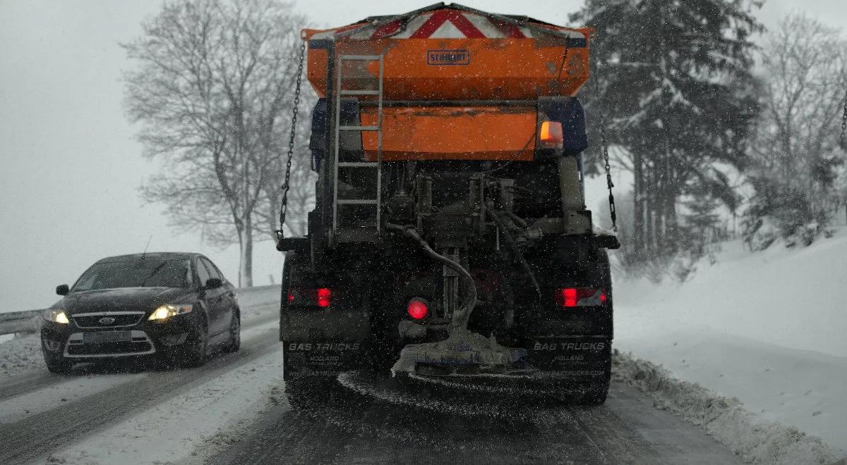 Oblodzenia i intensywny śnieg na południu Polski. Alerty IMGW