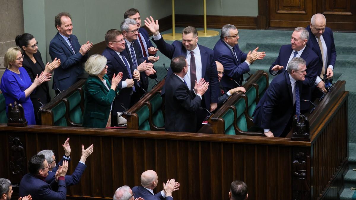 Próba odwołania ministra Czarnka. Smoliński: wniosek opozycji był żenujący