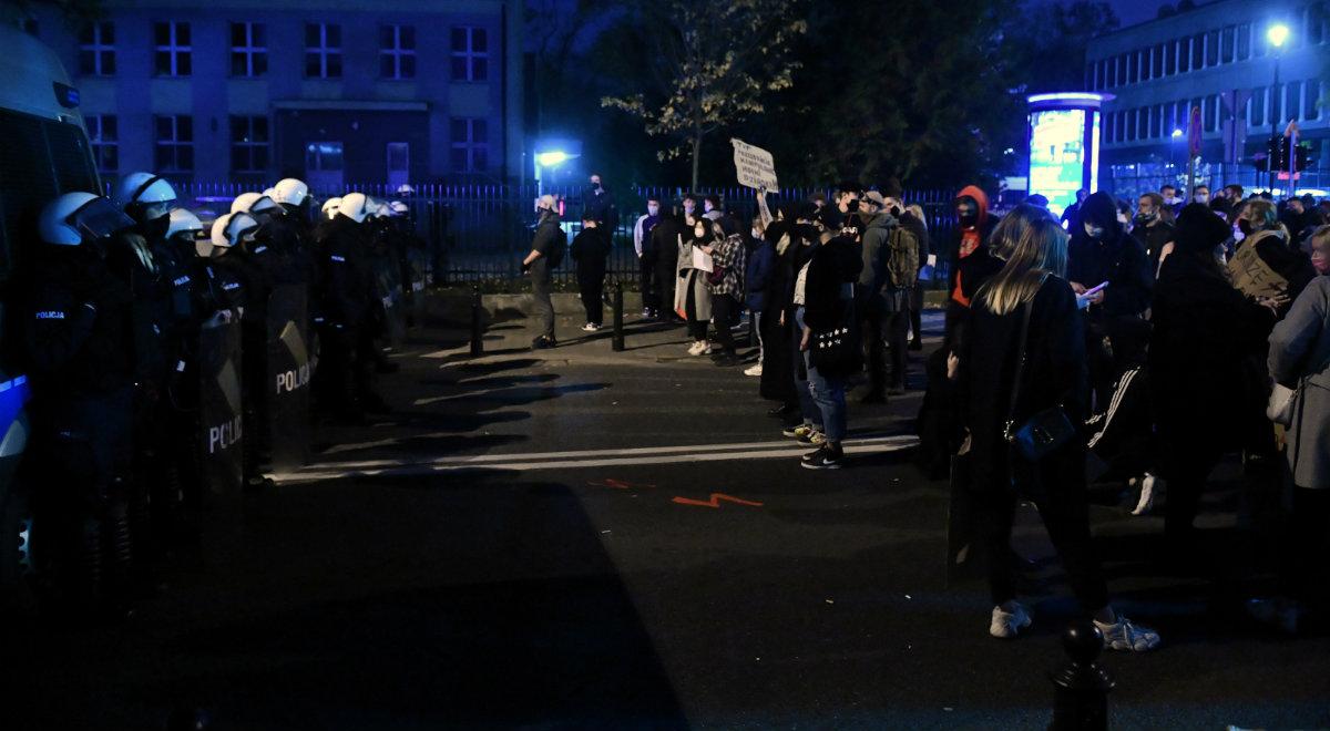"Atakujcie mnie, ale nie gromadźcie się na ulicach". Wicepremier Piotr Gliński apeluje do protestujących