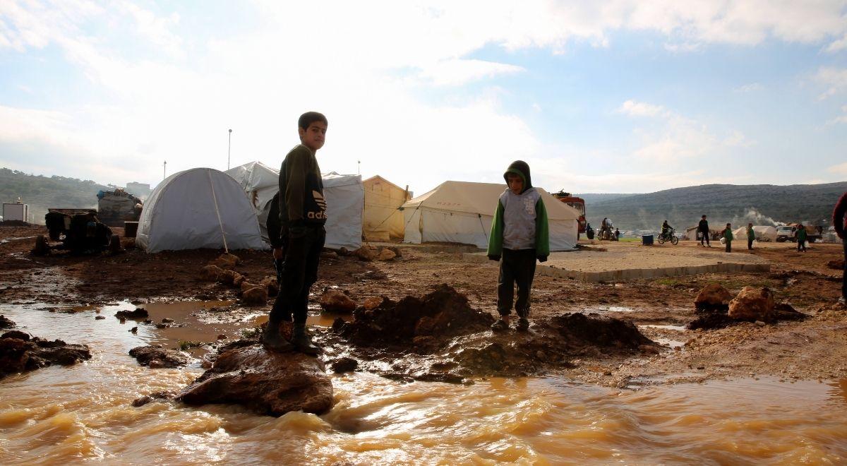 Syria: ulewy zniszczyły obozowiska dla uchodźców. W pomoc włącza się Polska Misja Medyczna