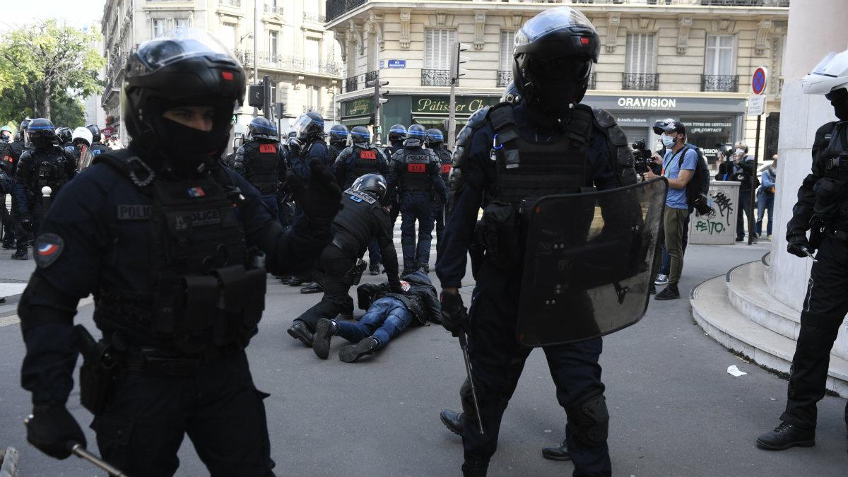 Protesty "żółtych kamizelek" we Francji. Zamieszki i aresztowania